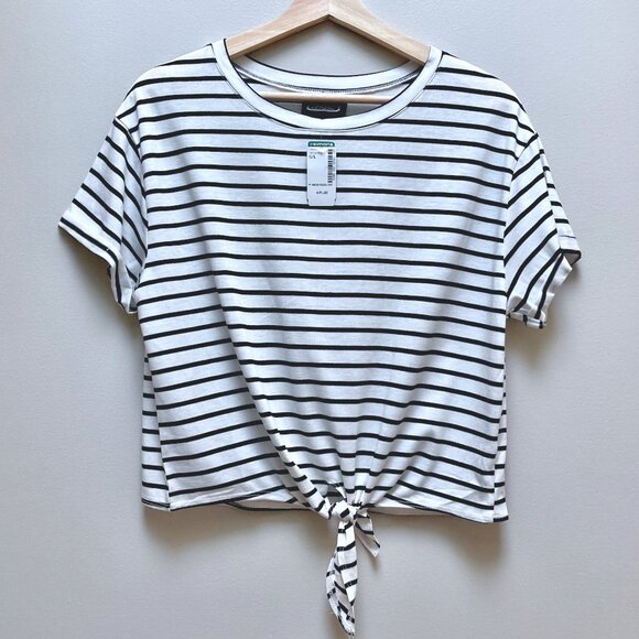 NWT White and Navy Stripe Crop Top - Picture 1 of 7